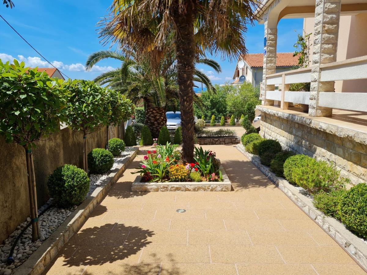Apartments With A Parking Space Lun, Pag - 4062 ลุน ภายนอก รูปภาพ
