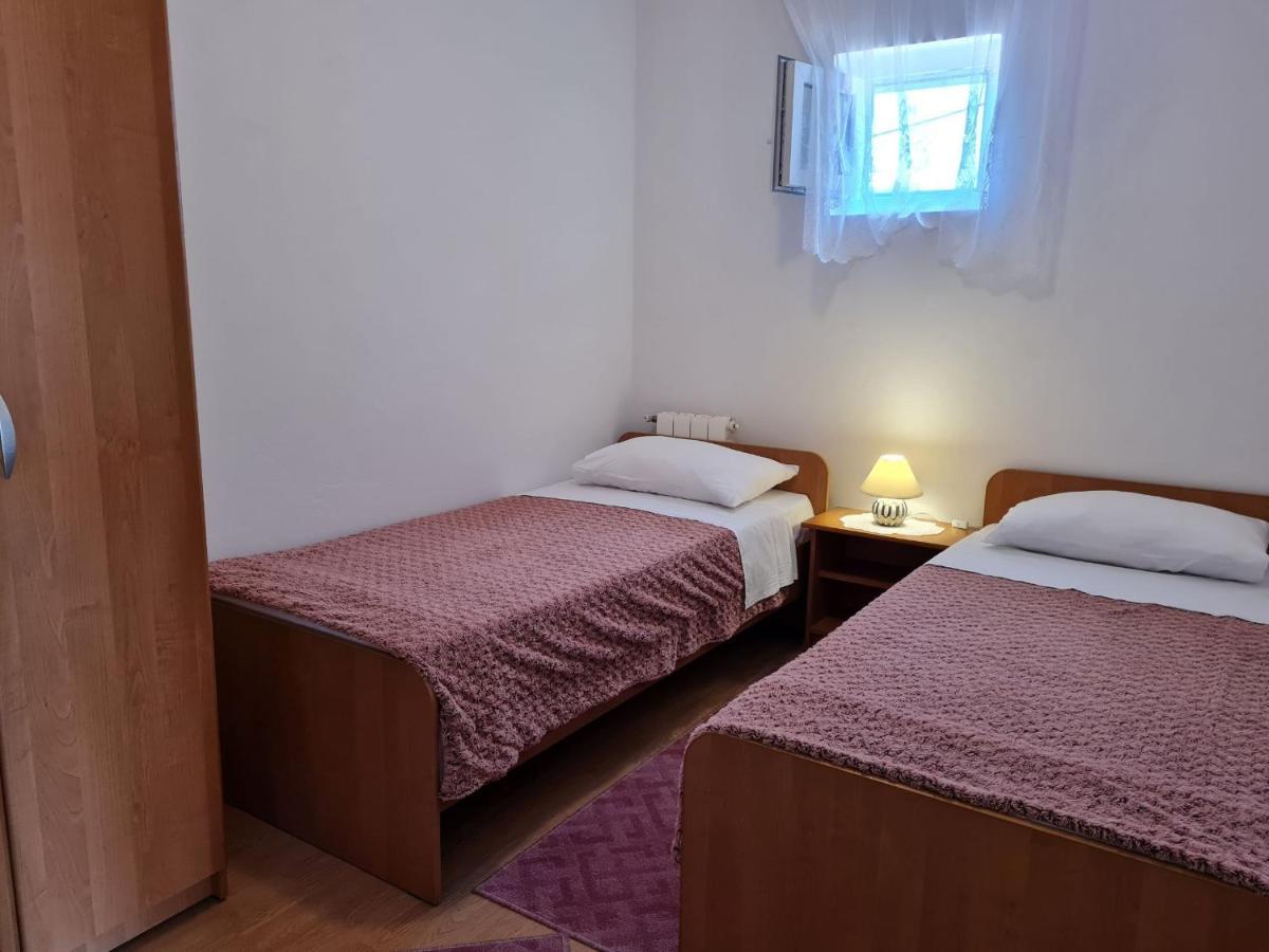 Apartments With A Parking Space Lun, Pag - 4062 ลุน ภายนอก รูปภาพ